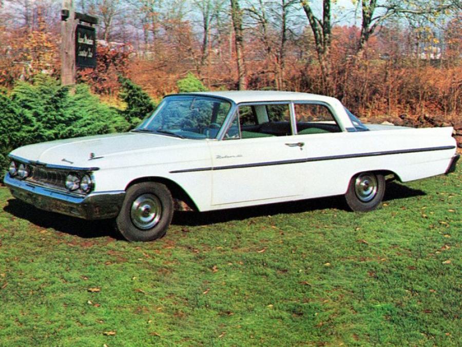  Mercury Meteor 600 2-Door Sedan 1961 года  (фото 1 из 1)